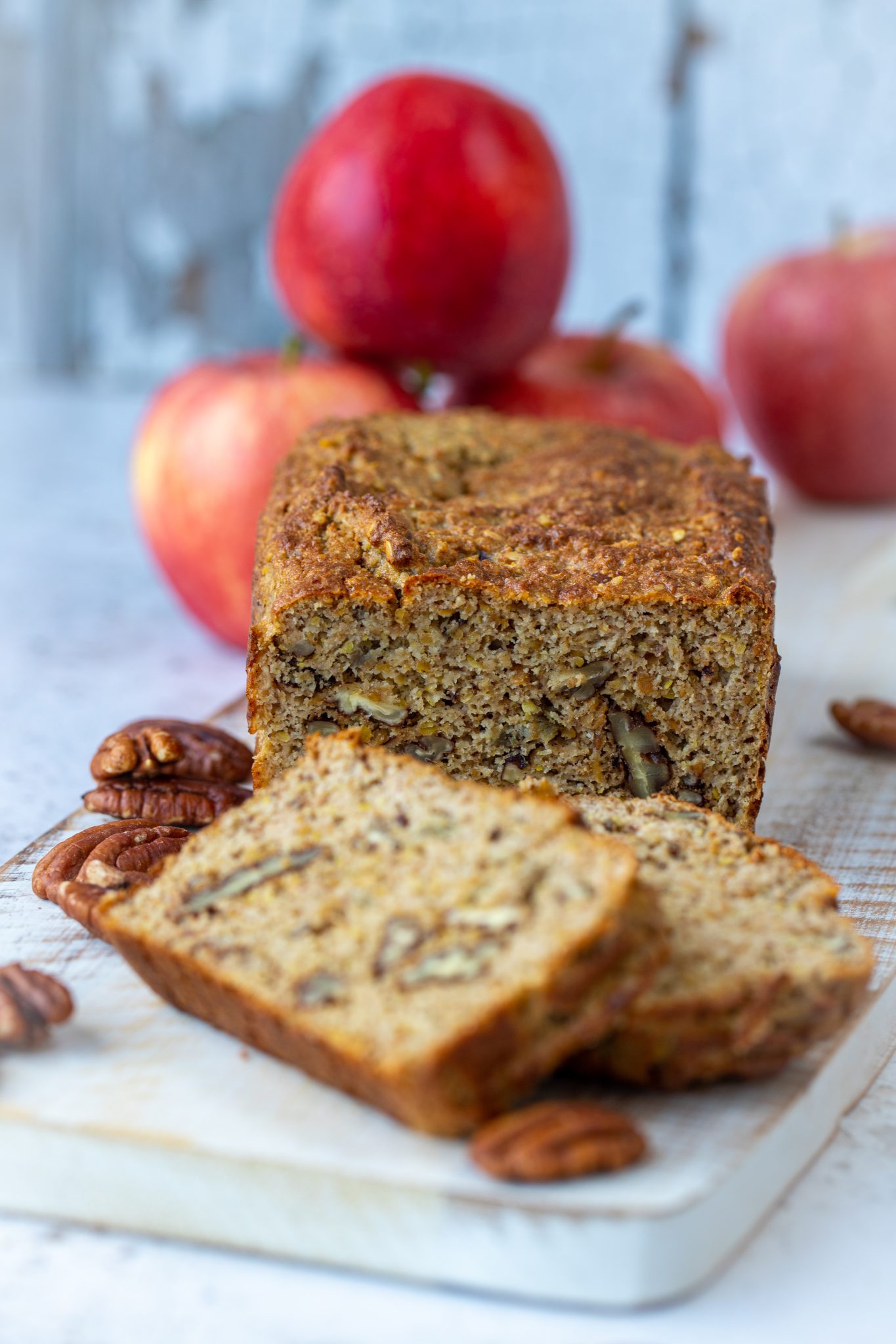 Lower-Carb Apple, Cardamon and Pecan Cake