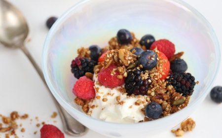 Low-Carb-Homemade-Granola--e1540458141270